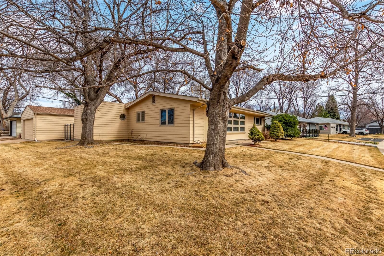 Property Photo:  4301 E Lasalle Place  CO 80222 