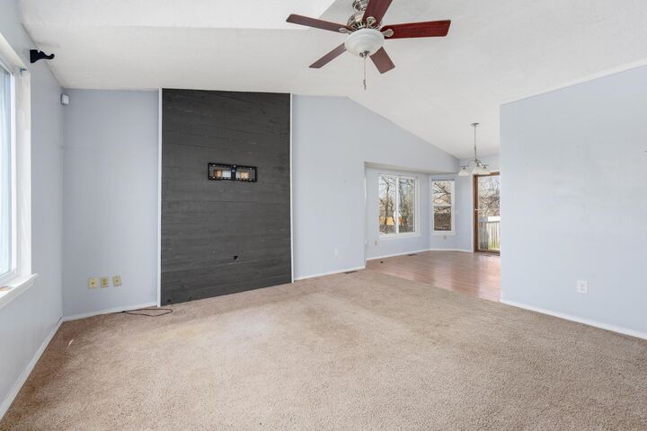 Photo de la propriété:  222 S Sunflower St  KS 67133-9707 