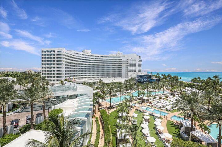 Property Photo:  4391 Collins Ave 605  FL 33140 