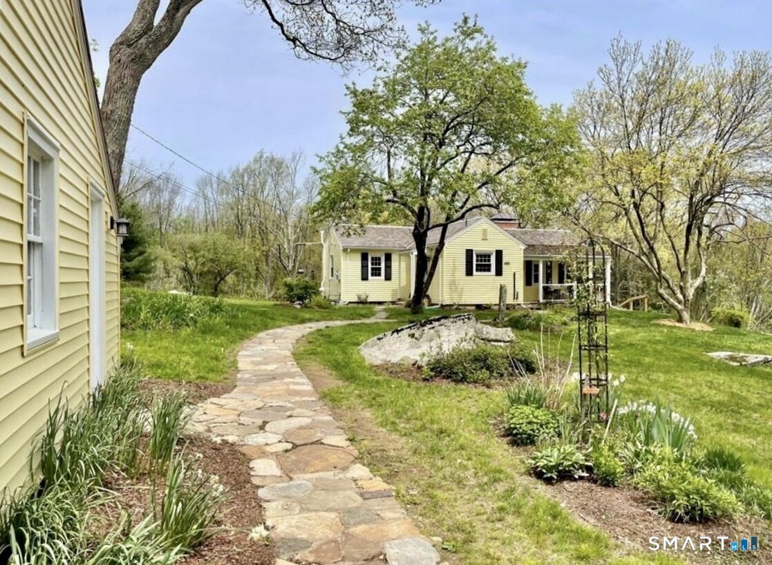 Property Photo: 612 Broad Way CT 06238