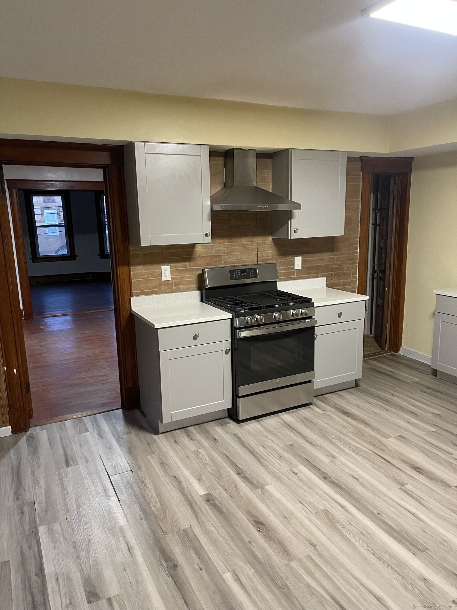 Property Photo: 308 High Street 1S CT 06051