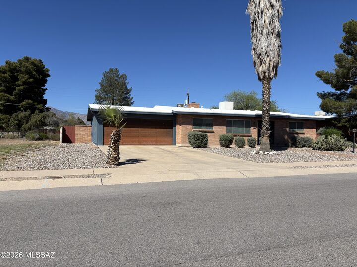 Property Photo: 7711 E Lee Street 59 AZ 85715