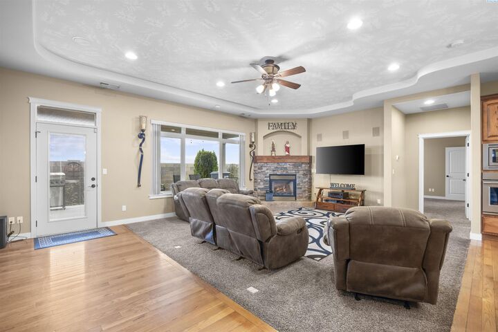 Property Photo: 4502 Tamarisk Drive WA 99301