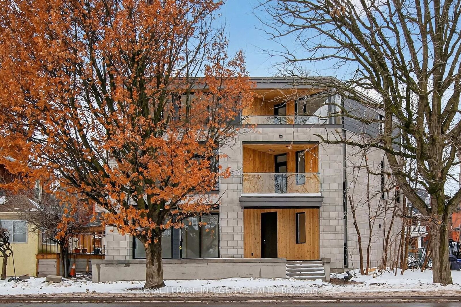 Property Photo: 112 Queen Elizabeth Drive ON K2P 0Z5