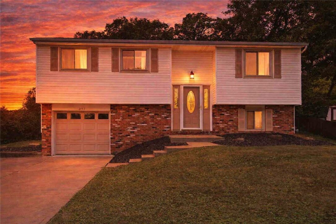 Property Photo: 2883 Amy Drive PA 15129