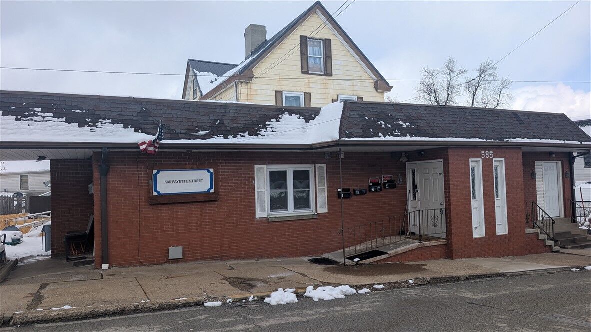 Property Photo: 585 Fayette 4 PA 15301