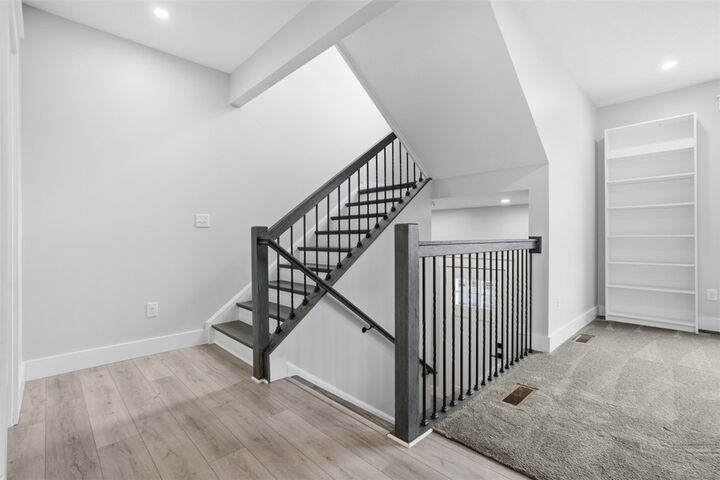 Property Photo:  2339 Old Greentree Rd  PA 15106 