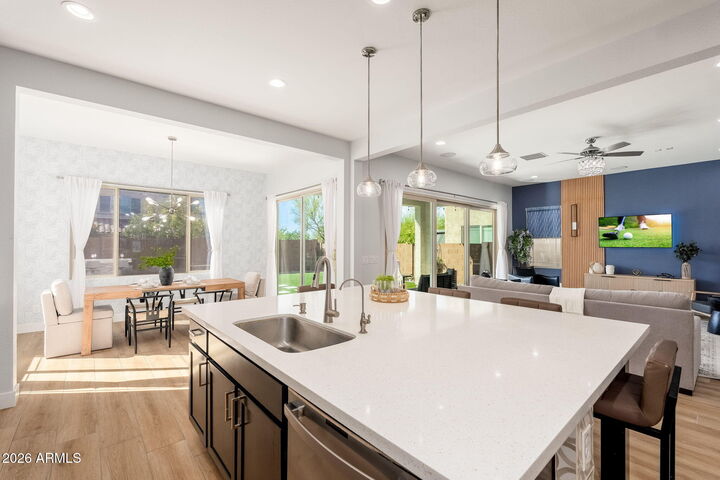 Property Photo:  3413 E Crest Lane  AZ 85050 