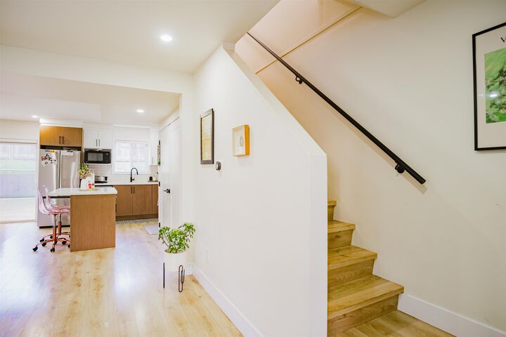 Property Photo: 32347 Brant Avenue BC V2V 4Y9