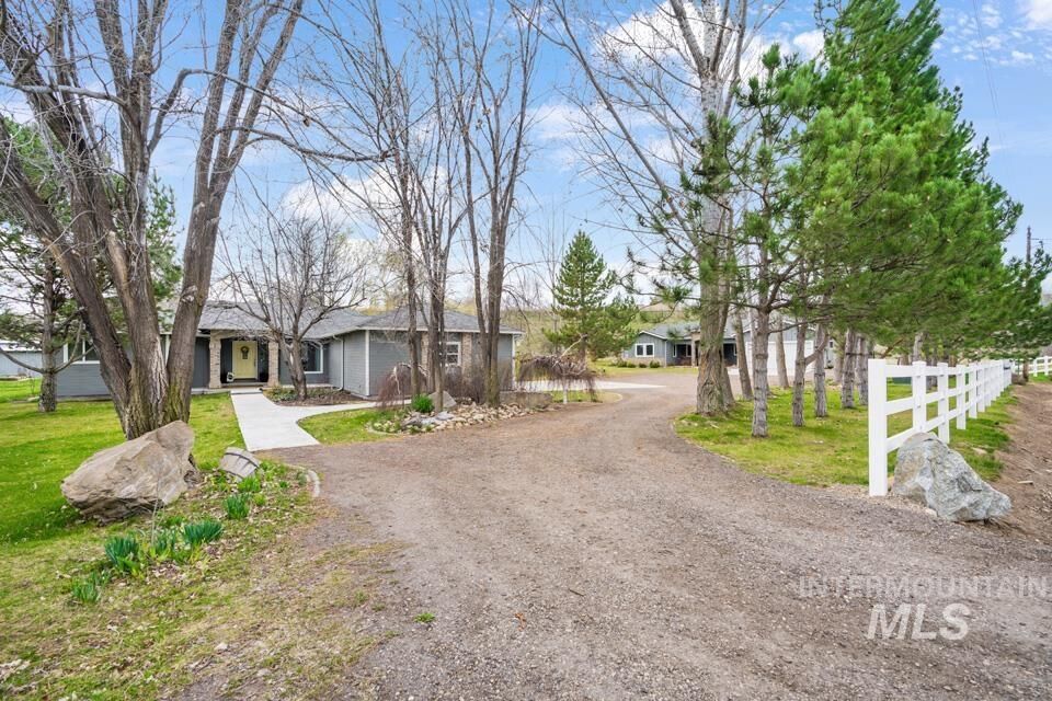 Property Photo: 9339 Northview Rd ID 83644