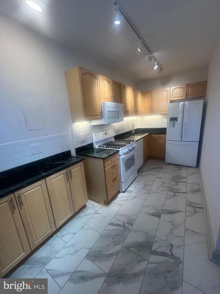 Property Photo:  715 S Washington Street S C-32  VA 22314 