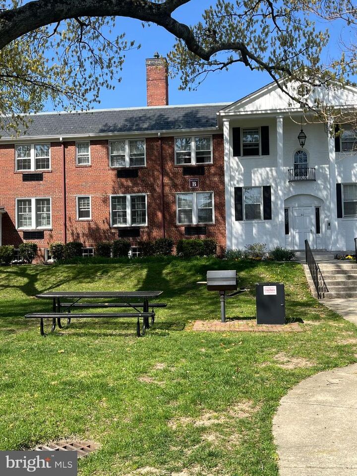 Property Photo: 715 S Washington Street S C-32 VA 22314