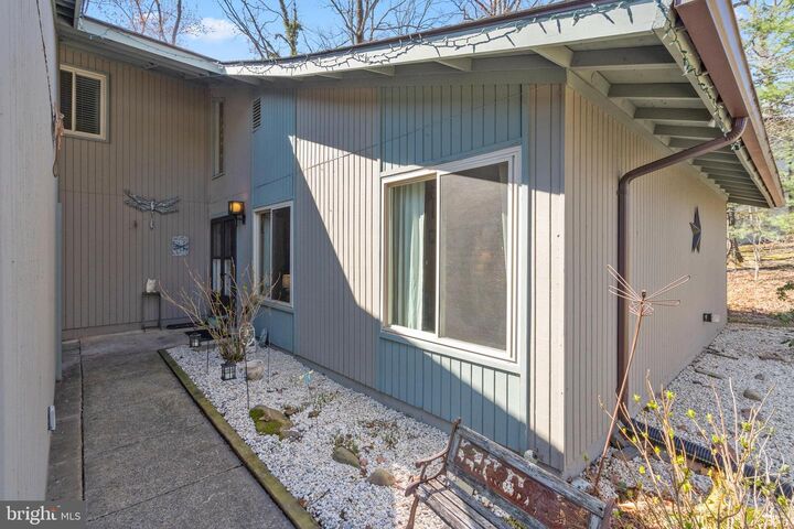 Property Photo: 2617 Woodfern Court VA 22192