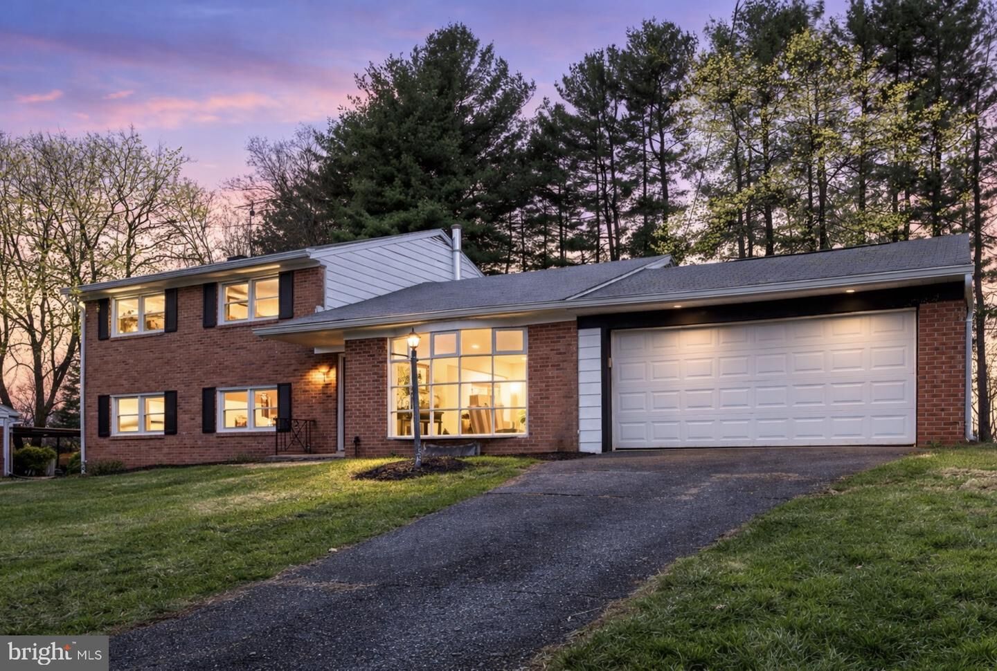 Property Photo: 13412 Doncaster MD 20904