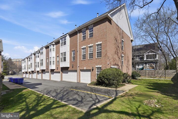 Property Photo:  2322 Langston Boulevard  VA 22201 