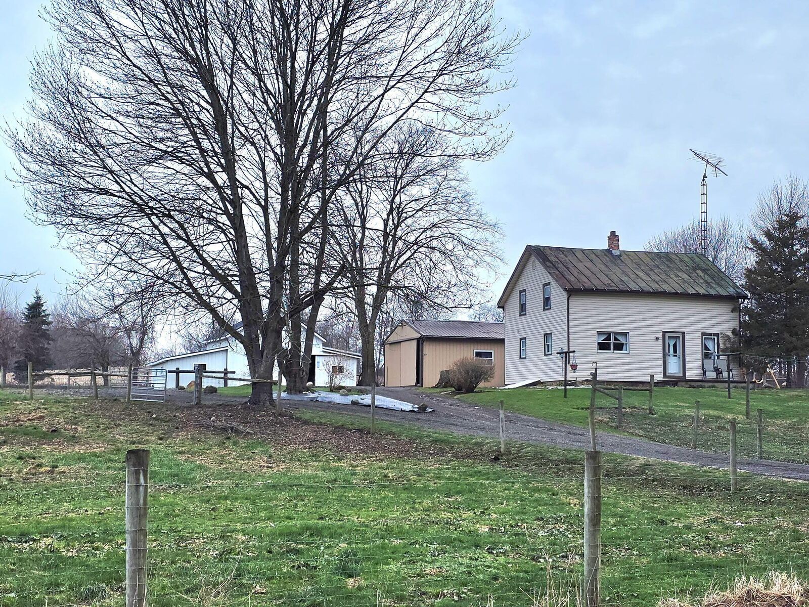 Property Photo:  6758 County Road 22  OH 43019 