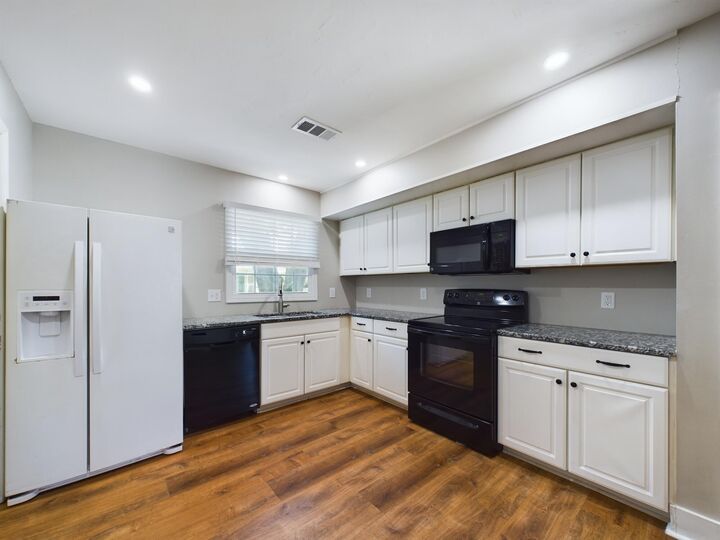 Property Photo:  1011 Julia Avenue  FL 32578 