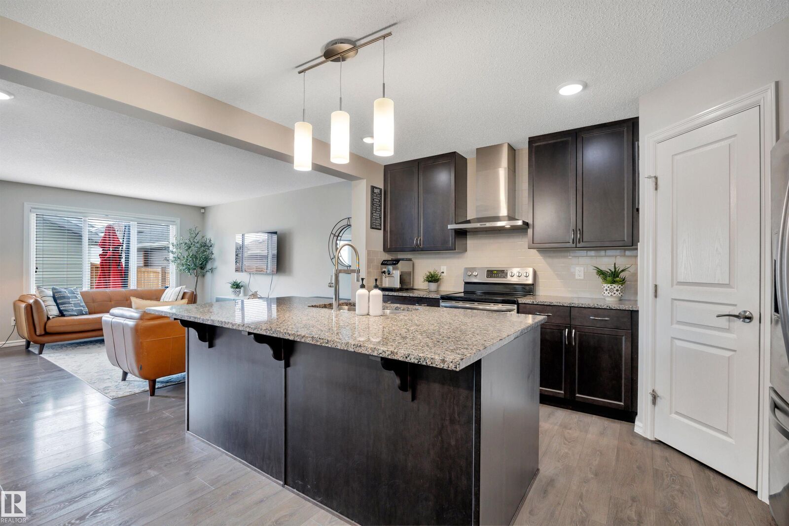 Property Photo: 22220 88 Avenue NW AB T5T 7H2