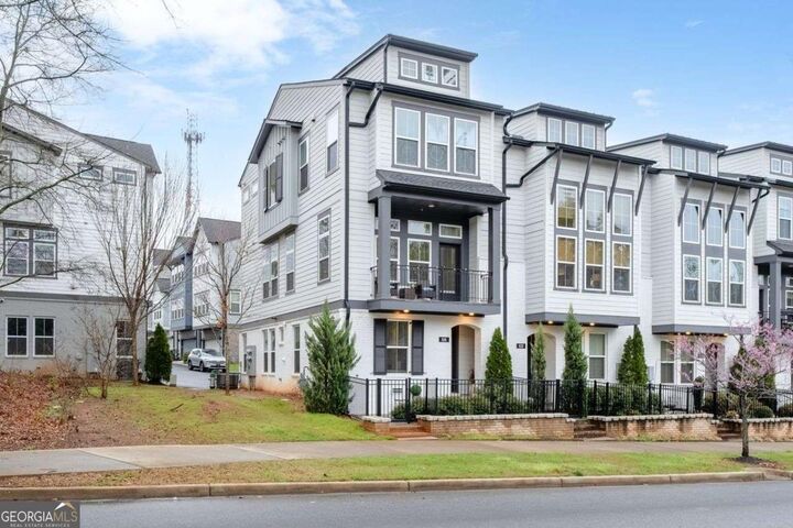 Property Photo: 816 S Columbia Drive GA 30030