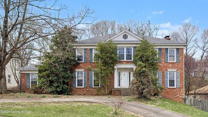 Property Photo: 2406 Phoenix Hill Dr KY 40207
