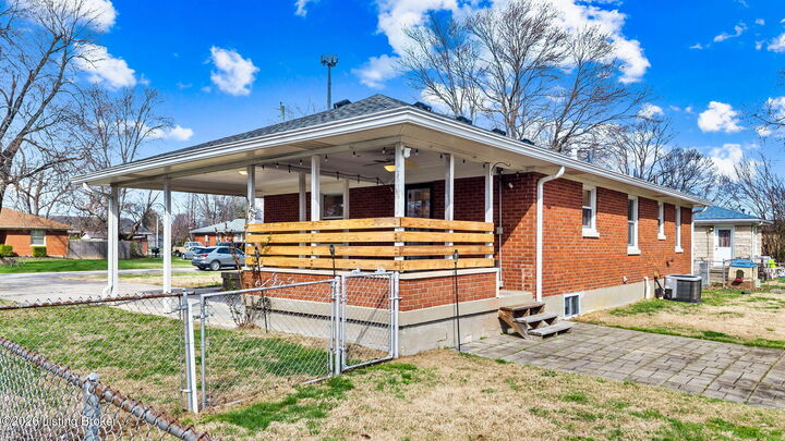Property Photo:  9103 Chenault Rd  KY 40258 