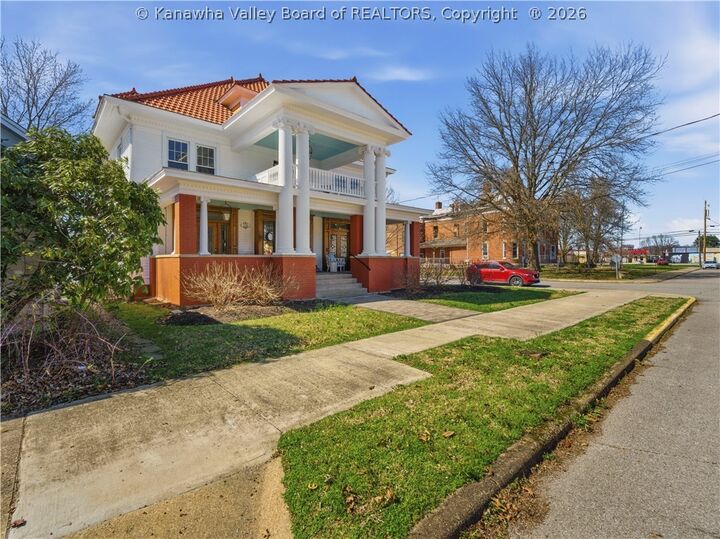 Property Photo:  208 Henrietta Street  WV 26164 