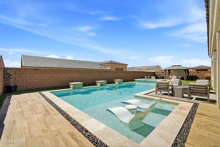 Property Photo:  1612 E Laurel Dr  AZ 86404 