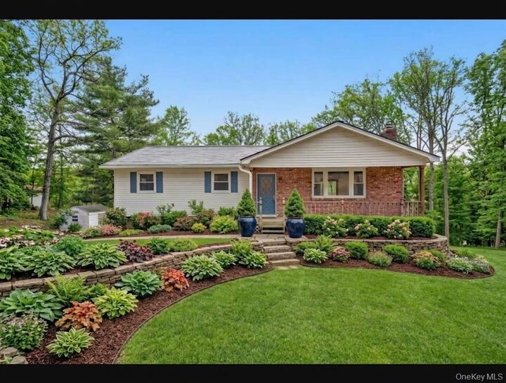 Property Photo:  36 Sands Point Road  NY 10992 