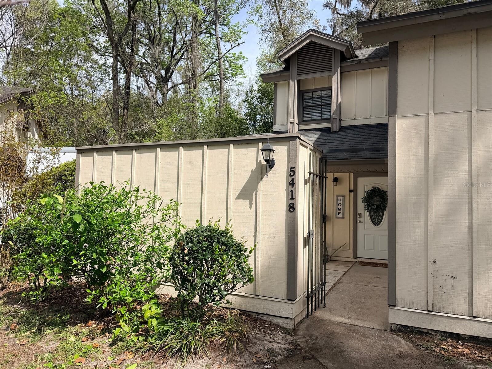 Property Photo:  5418 SW 4th Place  FL 32607 