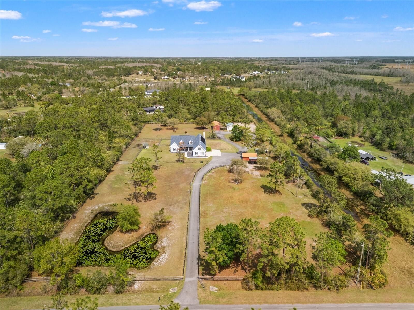 Property Photo:  20813 Peabody Street  FL 32833 