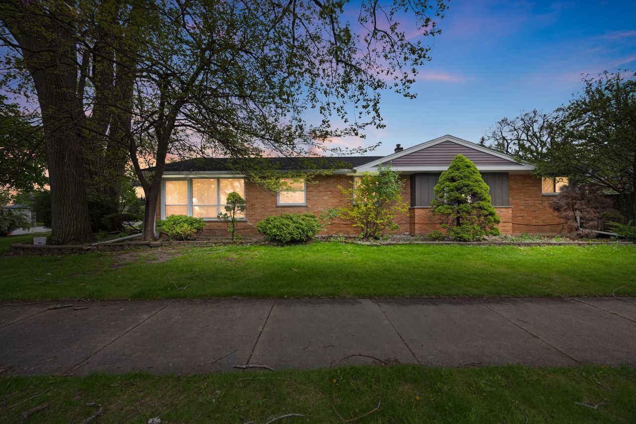 Property Photo:  9200 Kedvale Avenue  IL 60076 