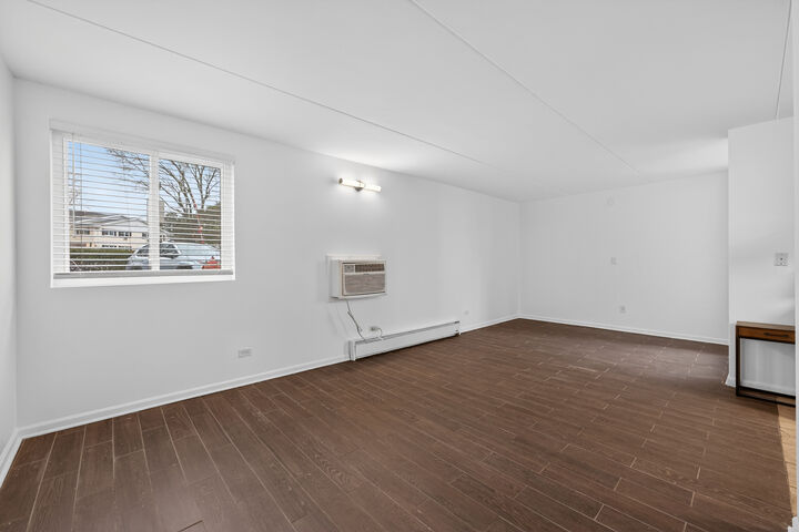 Property Photo:  362 W Miner Street 1A  IL 60005 