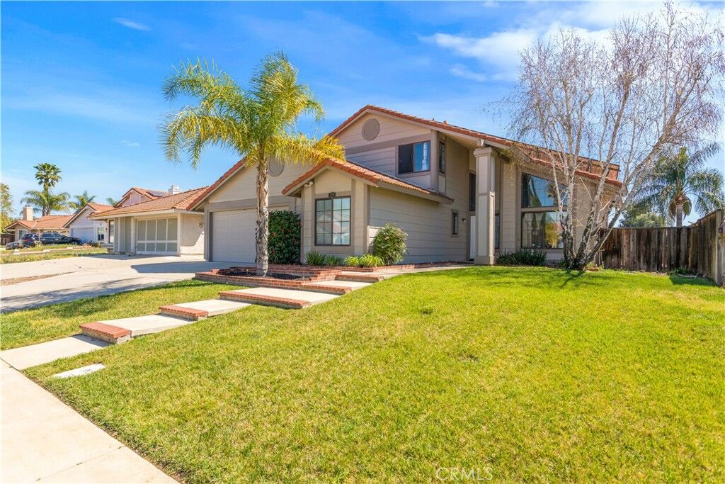 Property Photo:  22711 Queensbury Ct  CA 92595 