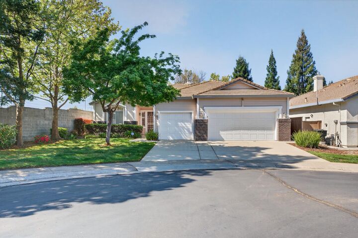 Property Photo:  405 Dumas Court  CA 95747 