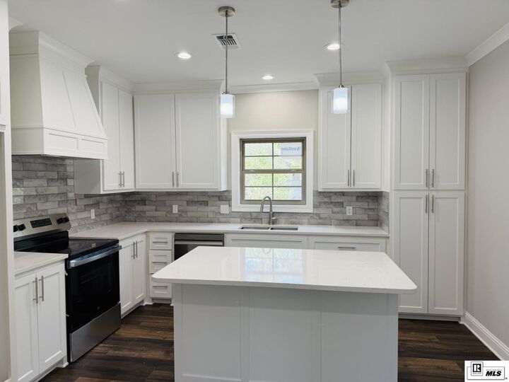 Property Photo:  2103 Beech Avenue  LA 71270 