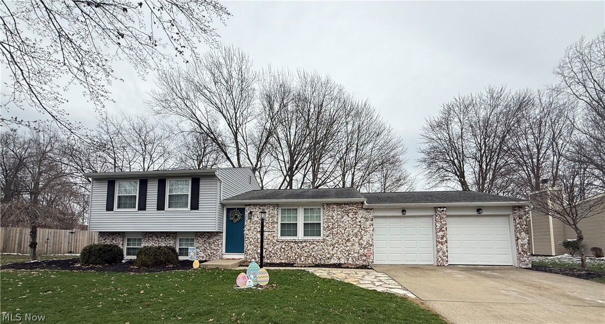 Property Photo:  531 Heatherwood Drive SE  OH 44484 