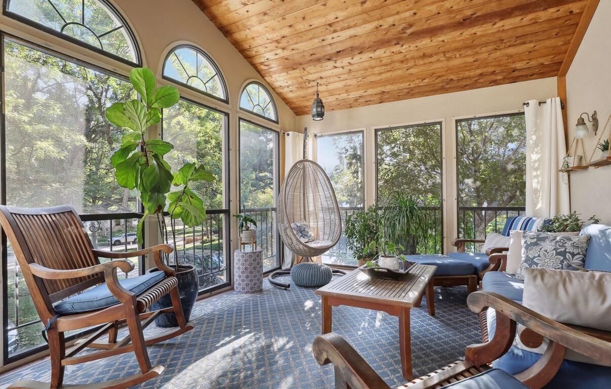 Property Photo:  1005 Cedar Lake Road S  MN 55405 