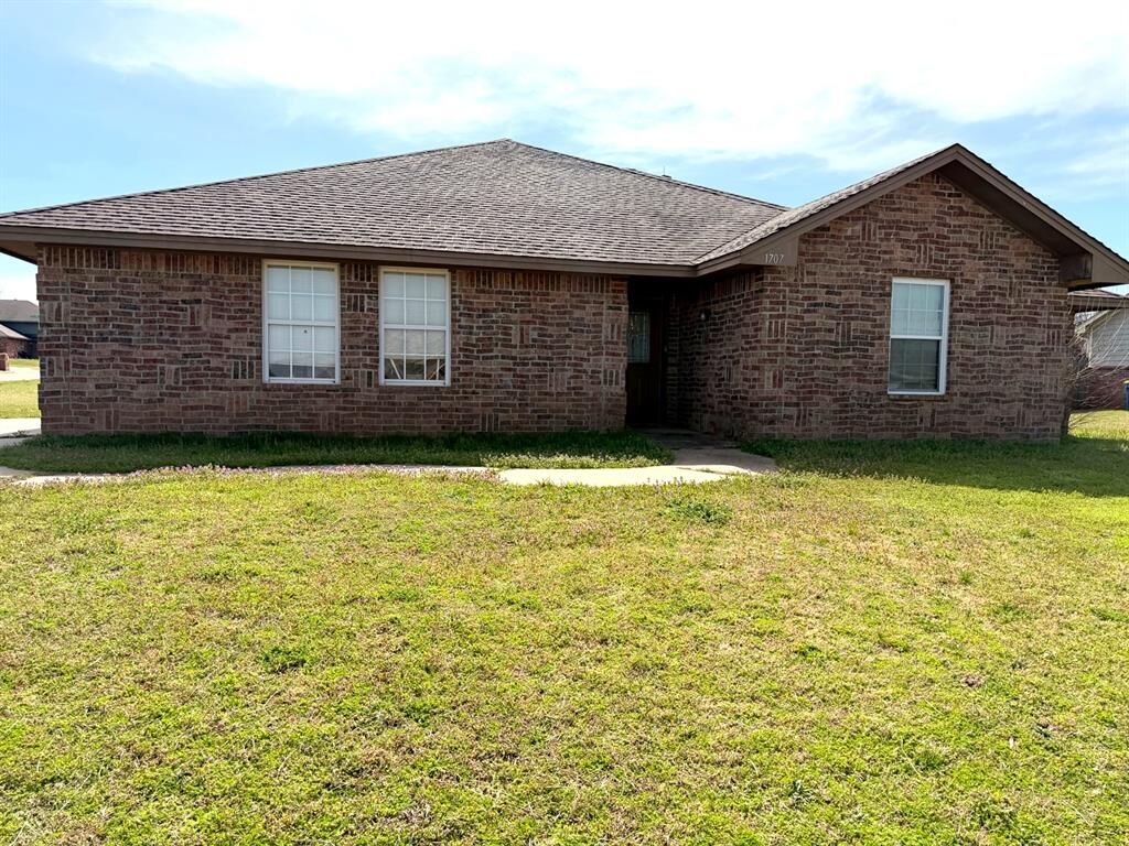 Property Photo:  1707 W 21st Avenue  OK 74074 