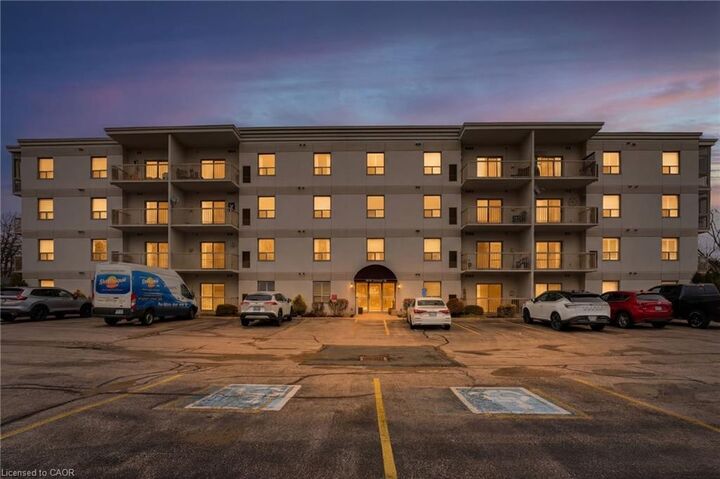 12 St. Andrew Street 408 — photo 1
