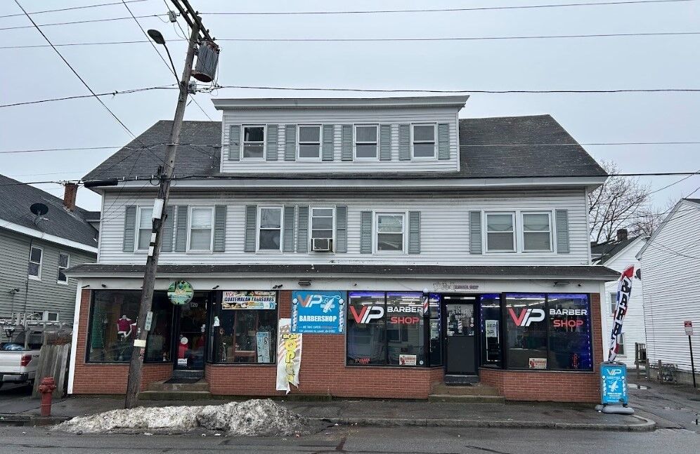 Property Photo:  120 Lakeview Ave  MA 01850 