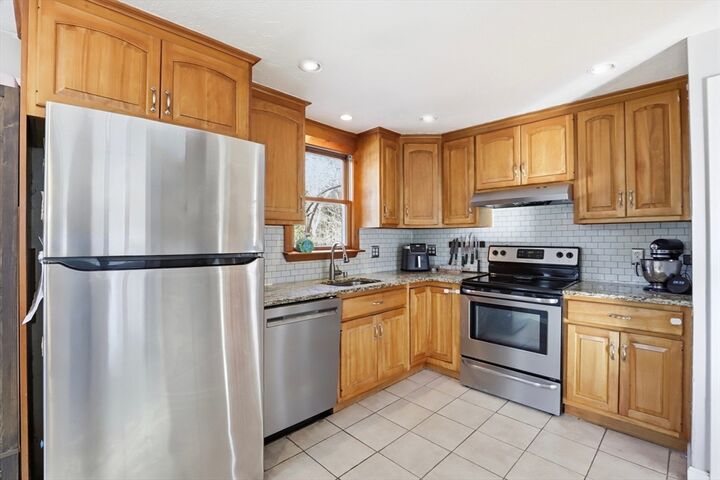 Property Photo:  1661 State Rd  MA 02360 