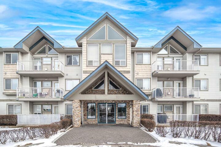 7 Harvest Gold Manor NE 313 — photo 1