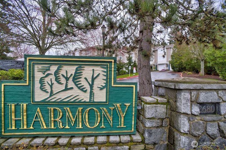 Property Photo:  2680  139th Avenue SE 40  WA 98005 