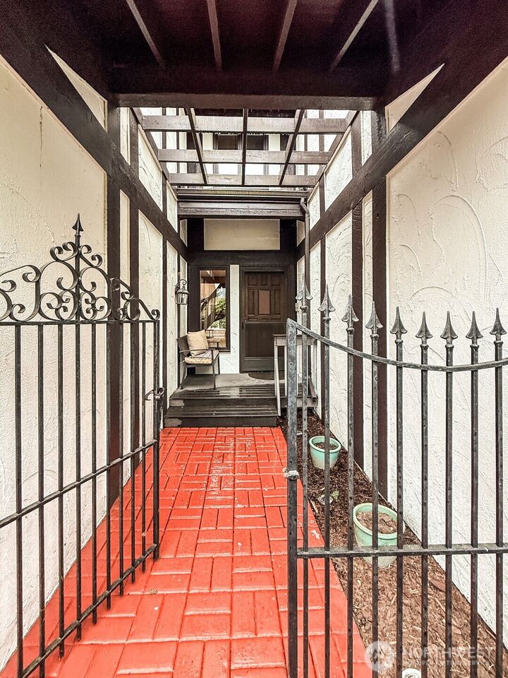 Property Photo:  1831 SE Mill Fern Drive  WA 98012 