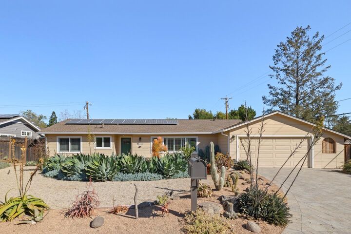 Property Photo: 551 Hawthorne Court CA 94024