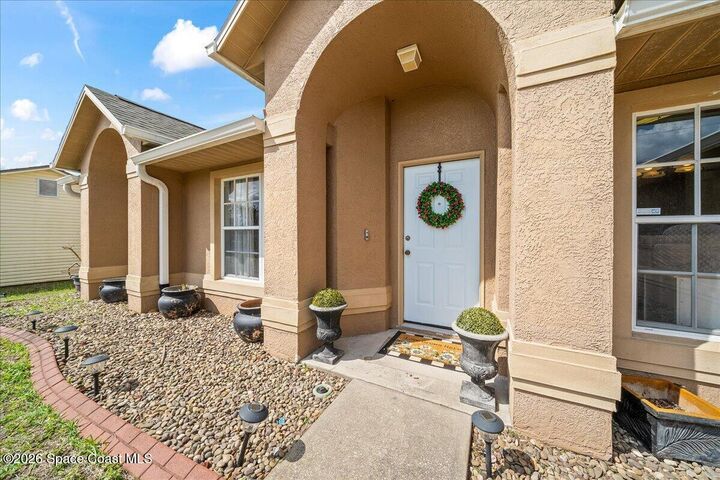 Property Photo:  7250 Carlowe Avenue  FL 32927 