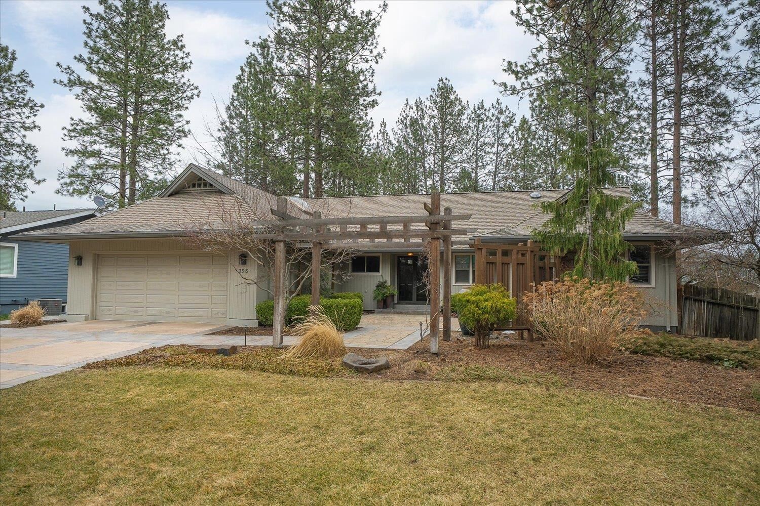 Property Photo:  3515 S Altamont St  WA 99223 