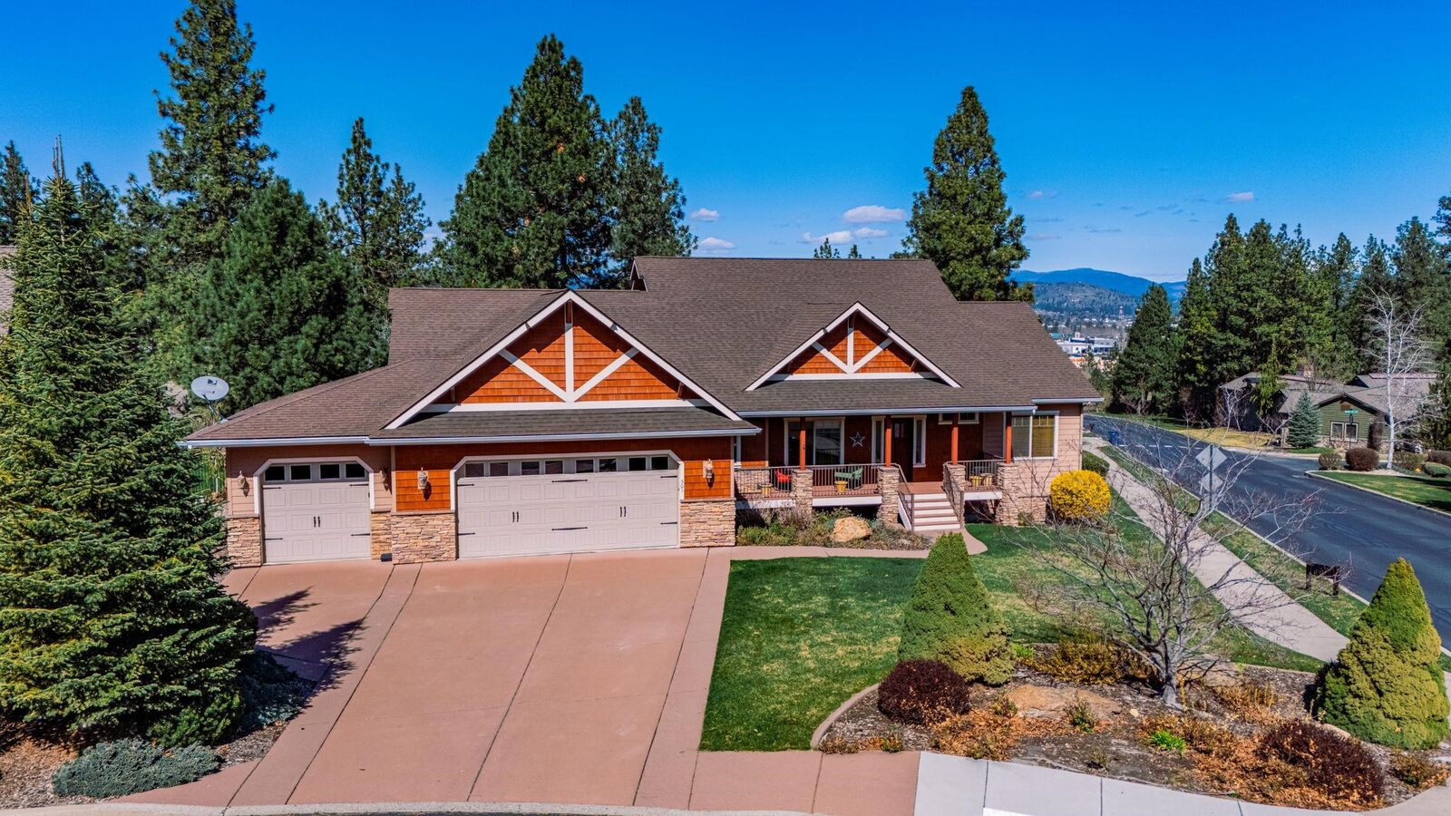 Property Photo: 501 N Kennewick Ln WA 99019