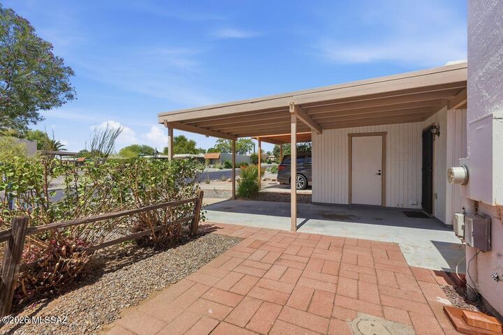Property Photo:  26 W Calle Del Chancero  AZ 85614 