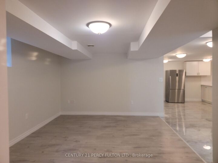 Property Photo:  980 Chevrolet Street Lower  ON L1G 4H8 